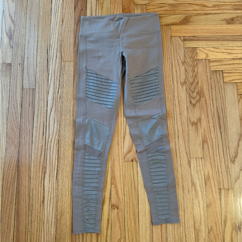 Women’s Alo Leggings